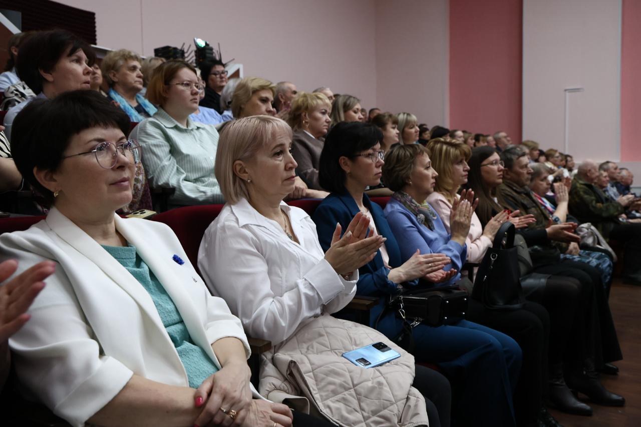 Георгий Филимонов: На встрече с жителями Тарногского округа подвели итоги «Градсовета 2.0» Георгий Филимонов: На встрече с жителями Тарногского округа подвели итоги «Градсовета 2.0»