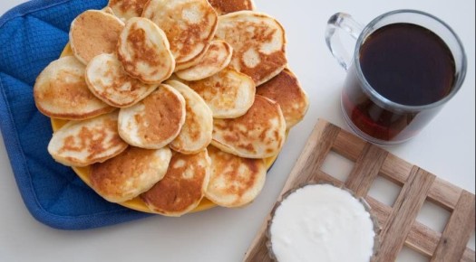 Нежные оладьи на кефире с сыром: идеальный завтрак за считанные минуты