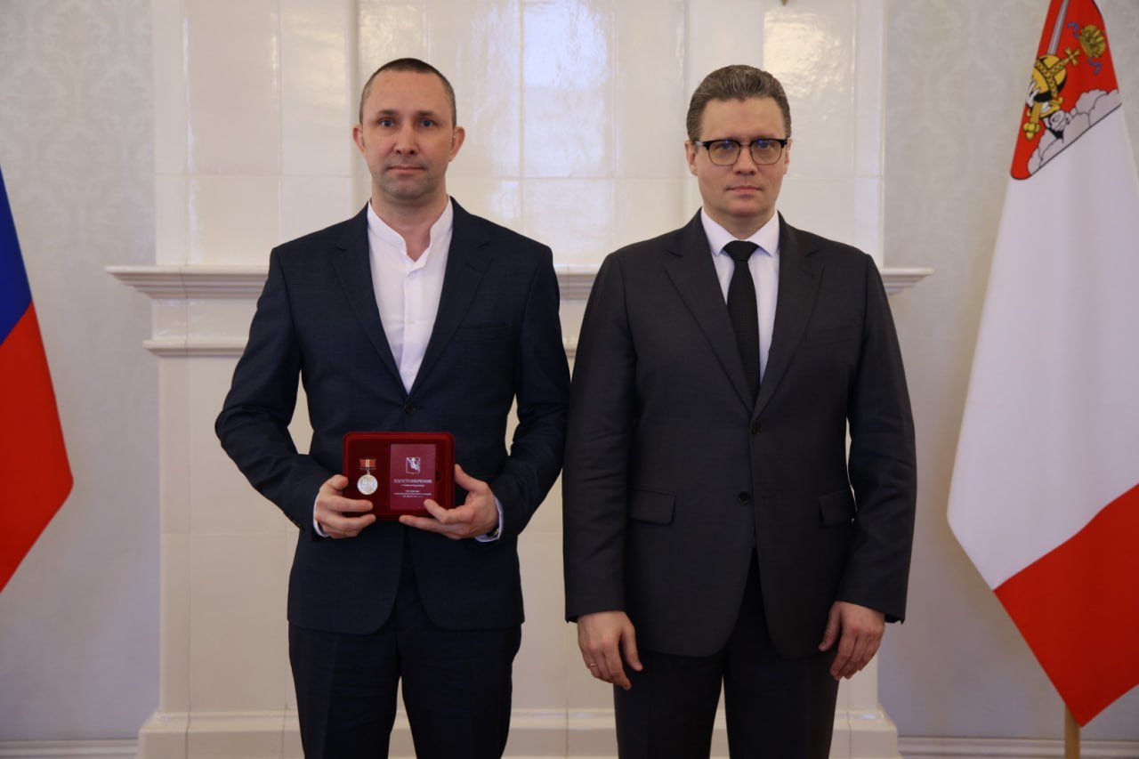 Георгий Филимонов вручил первые памятные знаки «За участие в СВО от Вологодчины» Георгий Филимонов вручил первые памятные знаки «За участие в СВО от Вологодчины»