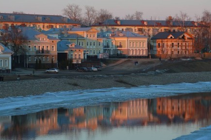Днём по области +10° +15°, местами(преимущественно по северо-западу) небольшой дождь