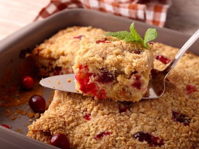 Песочное печенье с брусникой: идеальное угощение для осенних вечеров