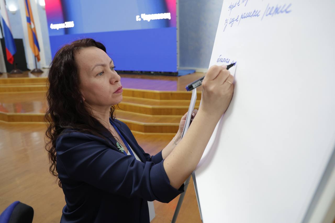 Андрей Накрошаев: Череповец стал площадкой проведения масштабного отчётно-программного форума «Есть результат!», объединивший наш город и 7 округов на одной площадке Андрей Накрошаев: Череповец стал площадкой проведения масштабного отчётно-программного форума «Есть результат!», объединивший наш город и 7 округов на одной площадке