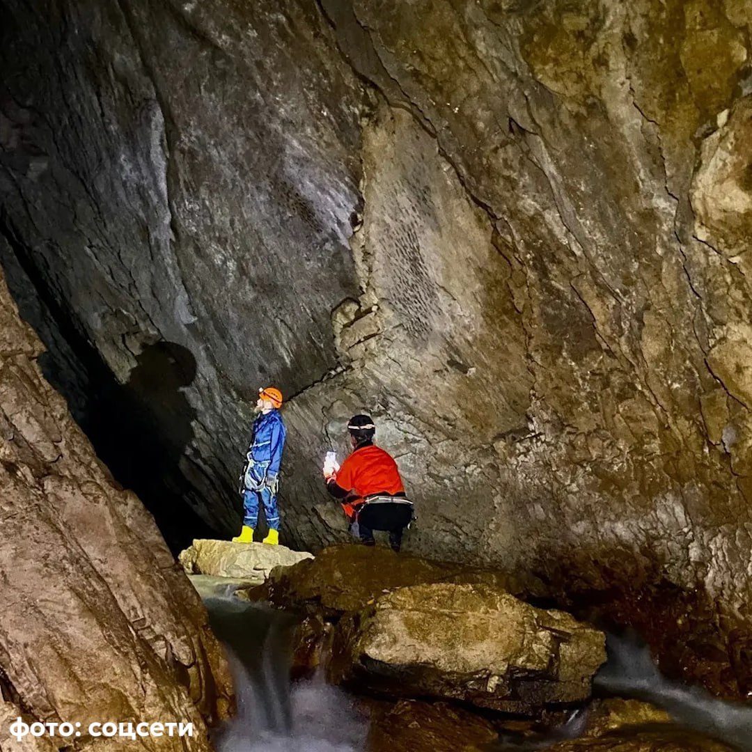 Туристка упала в «Пасть дракона» и разбилась насмерть в Краснодарском крае Туристка упала в «Пасть дракона» и разбилась насмерть в Краснодарском крае