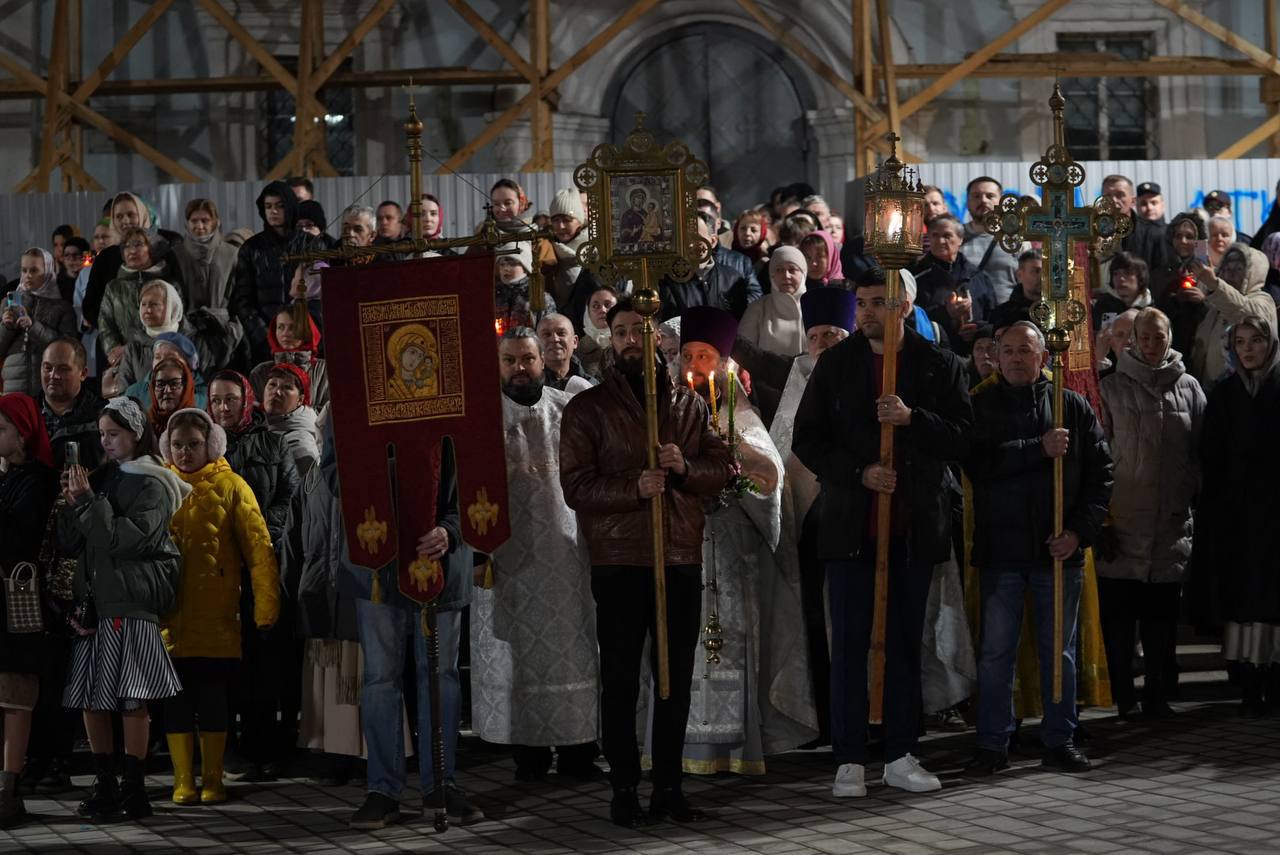 Еще фото с пасхального богослужения Еще фото с пасхального богослужения