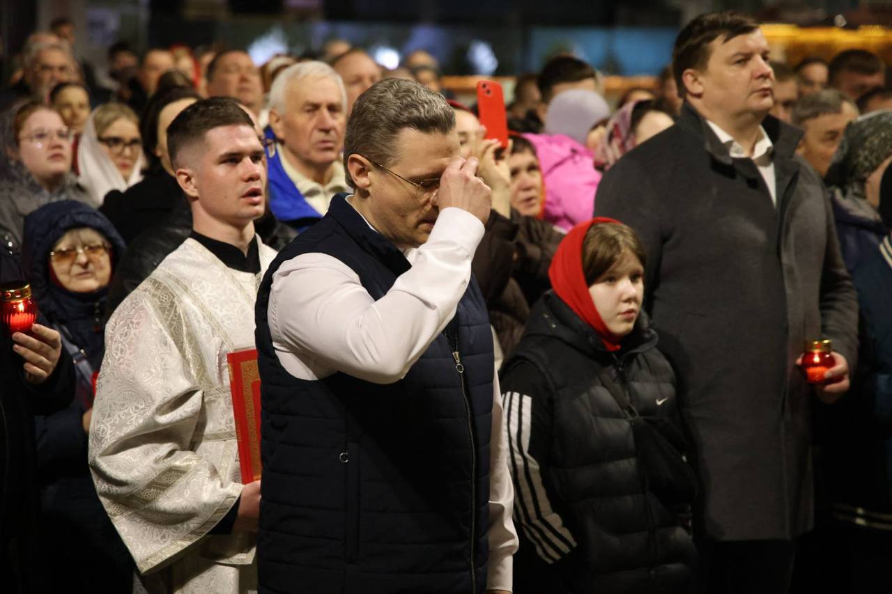 Еще фото с пасхального богослужения Еще фото с пасхального богослужения