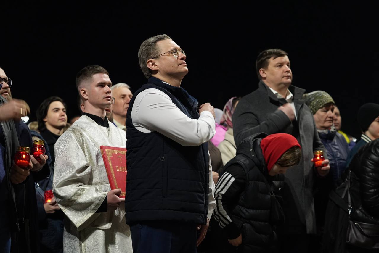 Еще фото с пасхального богослужения Еще фото с пасхального богослужения