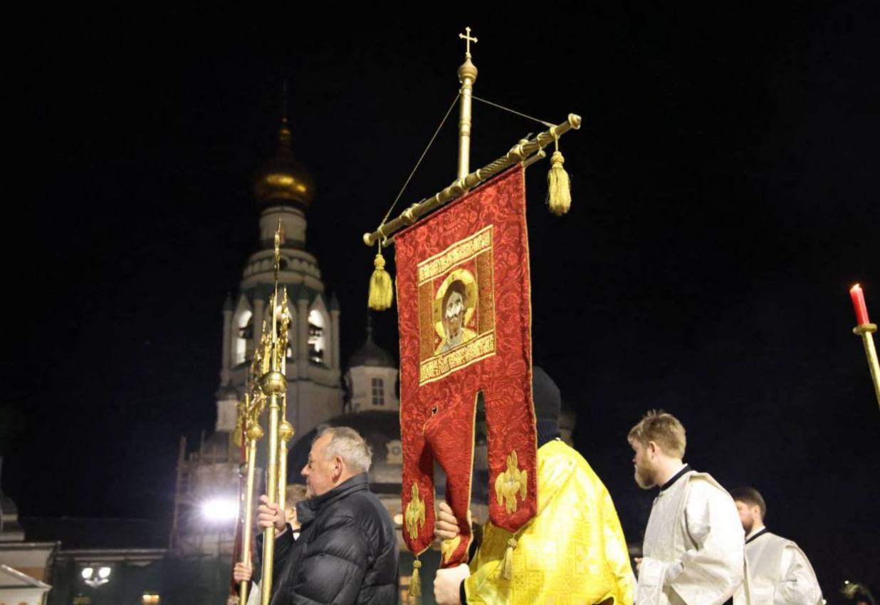 Еще фото с пасхального богослужения Еще фото с пасхального богослужения