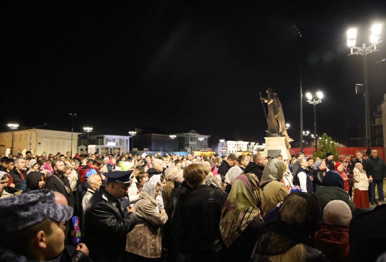 Еще фото с пасхального богослужения Еще фото с пасхального богослужения