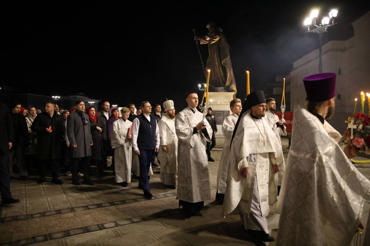 Еще фото с пасхального богослужения