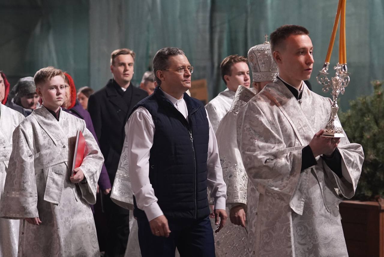 Еще фото с пасхального богослужения Еще фото с пасхального богослужения