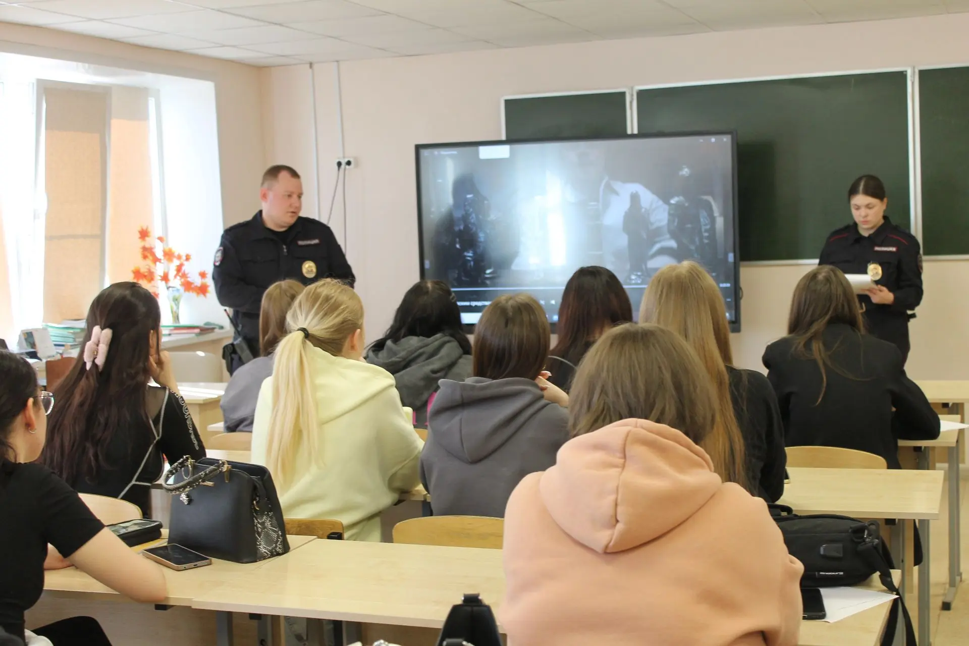 В Вытегре полицейские провели профилактические беседы со студентами техникума в рамках акции «Чистое поколение»