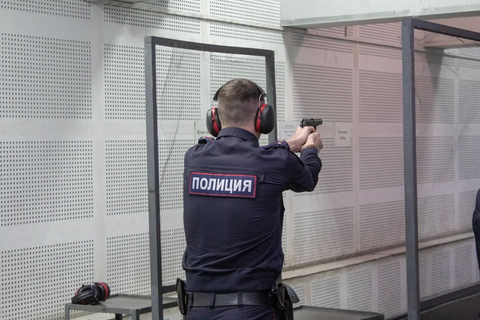 В УМВД России по Вологодской области выбрали лучшего участкового уполномоченного полиции В УМВД России по Вологодской области выбрали лучшего участкового уполномоченного полиции