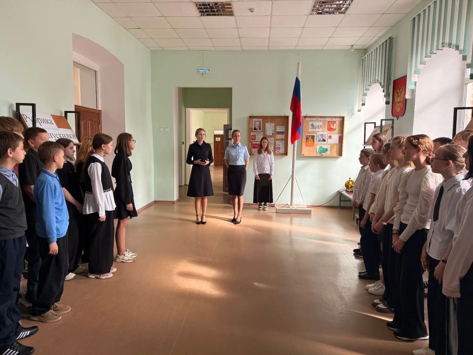 В Никольске полицейские провели профилактическую беседу со школьниками В Никольске полицейские провели профилактическую беседу со школьниками