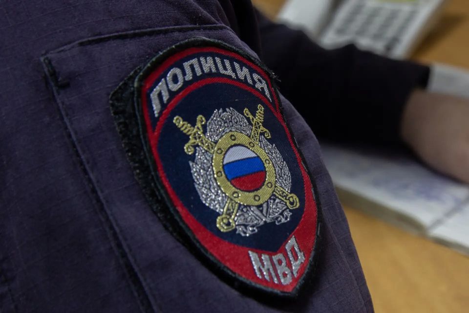 Сотрудники УМВД России «Череповец» расследуют уголовное дело по факту мошенничества в крупном размере в отношении родственника участника СВО