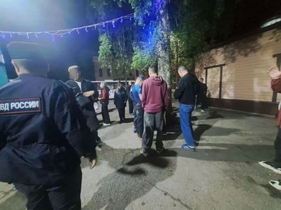Череповецкие полицейские продолжают проверку центральных улиц города на соблюдение законодательства