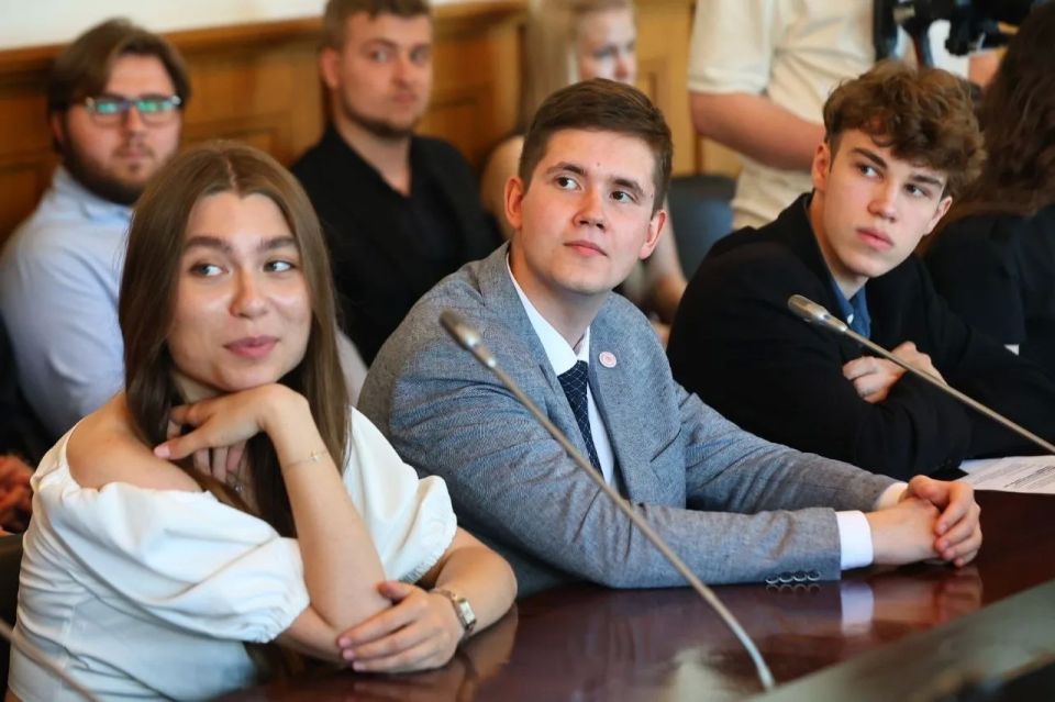 На площадке МГИМО Губернатор Вологодской области Георгий Юрьевич Филимонов встретился с Молодёжным активом Вологодской области в Москве На площадке МГИМО Губернатор Вологодской области Георгий Юрьевич Филимонов встретился с Молодёжным активом Вологодской области в Москве