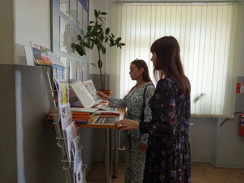 В Белозерске представитель общественности проверила работу миграционного пункта В Белозерске представитель общественности проверила работу миграционного пункта
