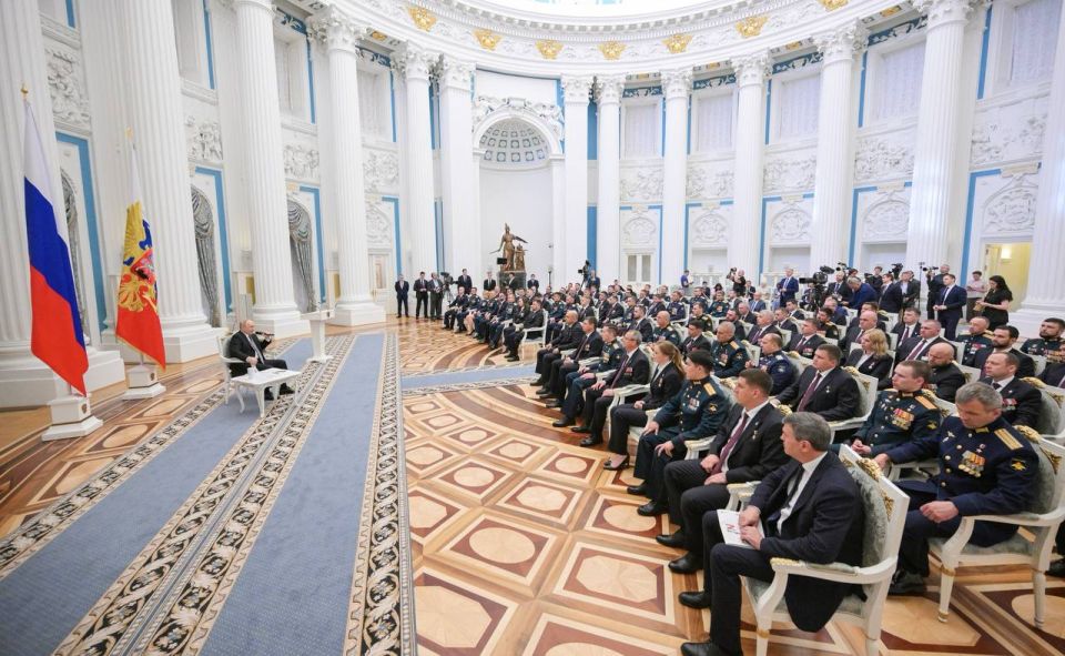 Андрей Накрошаев: Владимир Путин провёл в Кремле встречу с выпускниками первого потока федеральной кадровой программы «Время героев»
