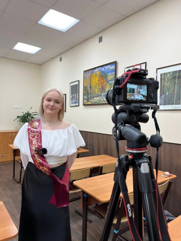 ВЕСТИ35.РФ сегодня провожали во взрослую жизнь выпускников сразу двух школ Вологды — Гимназии №2 и Школы № 8 ВЕСТИ35.РФ сегодня провожали во взрослую жизнь выпускников сразу двух школ Вологды — Гимназии №2 и Школы № 8