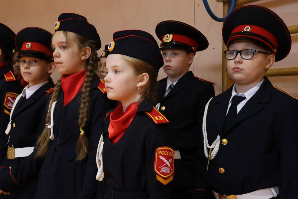В Череповце полицейские поздравили выпускников кадетских классов В Череповце полицейские поздравили выпускников кадетских классов