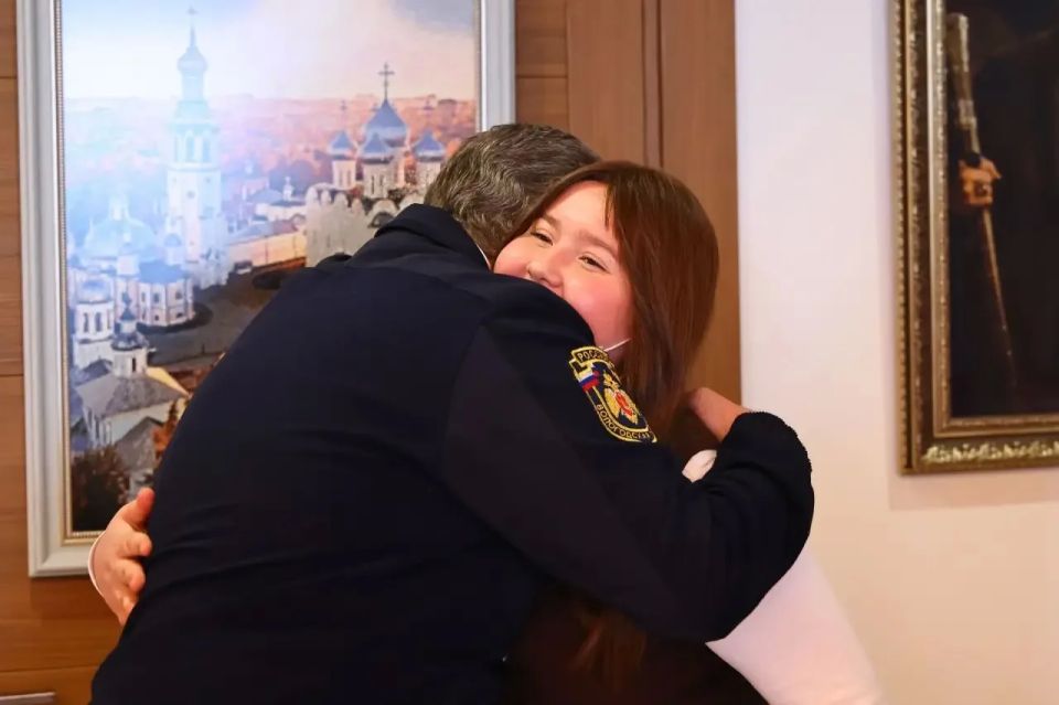 Георгий Филимонов: В гости зашли 14-летняя Мирослава Семёнова и её мама Наталия Николаевна Георгий Филимонов: В гости зашли 14-летняя Мирослава Семёнова и её мама Наталия Николаевна