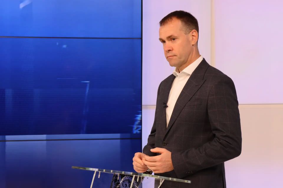 Сегодня гостем студии ГТРК «Вологда» стал глава нашего города Сергей Жестянников Сегодня гостем студии ГТРК «Вологда» стал глава нашего города Сергей Жестянников