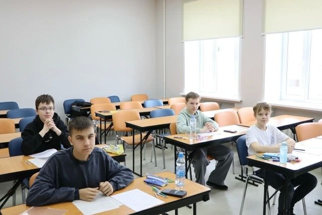 Подведены итоги заключительного этапа олимпиады школьников по астрономии имени В. Я. Струве
