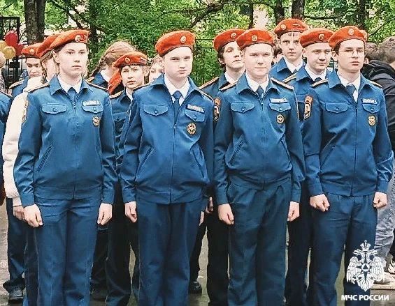 МЧС России отмечает успехи юных спасателей