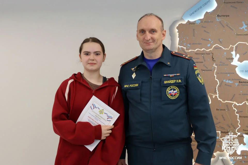 Сегодня в здании Главного управления МЧС России по Вологодской области побывали необычные гости — воспитанники Художественной школы имени В.Н. Корбакова Сегодня в здании Главного управления МЧС России по Вологодской области побывали необычные гости — воспитанники Художественной школы имени В.Н. Корбакова