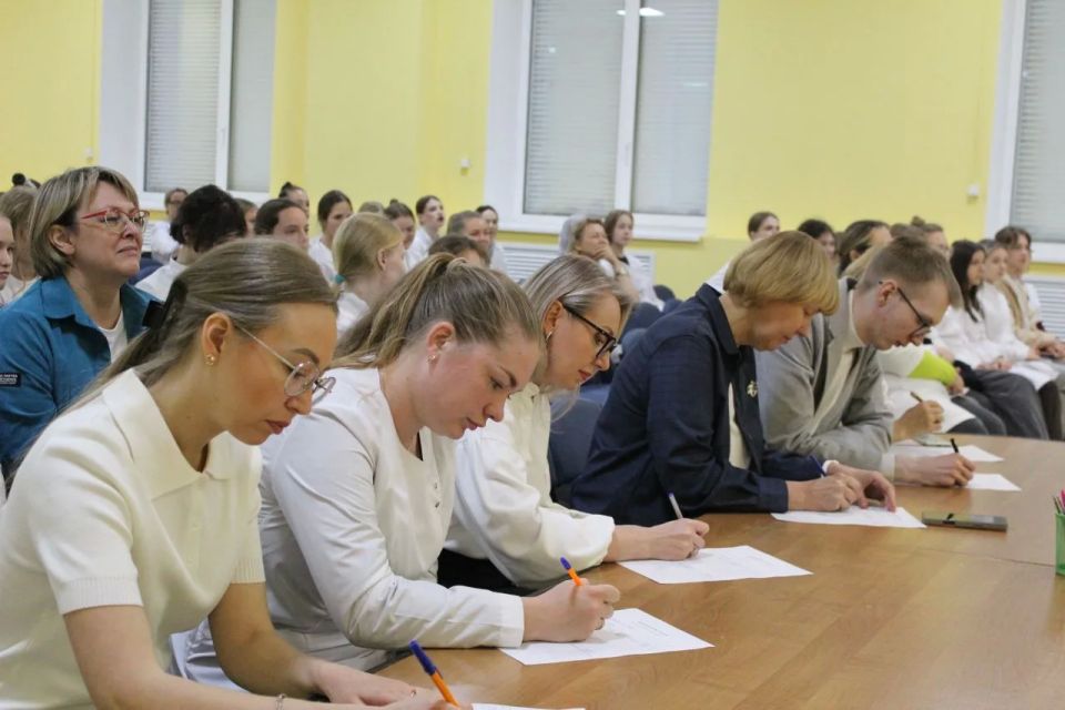 В Череповецком медицинском колледже прошел конкурс профессионального мастерства по сестринскому делу В Череповецком медицинском колледже прошел конкурс профессионального мастерства по сестринскому делу