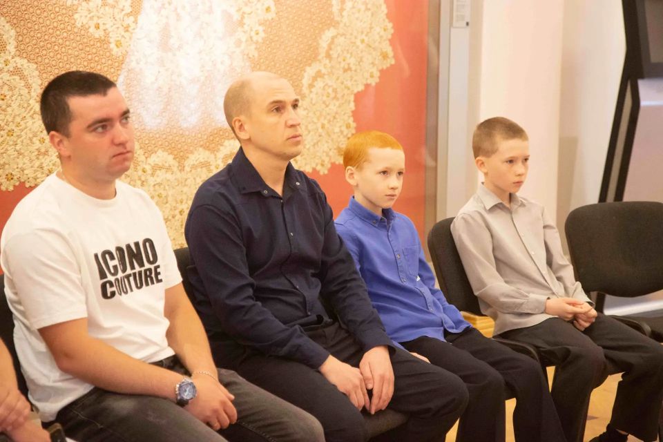 В Вологодской области полицейские и общественники наградили победителей регионального этапа конкурса детского творчества «Полицейский Дядя Степа» В Вологодской области полицейские и общественники наградили победителей регионального этапа конкурса детского творчества «Полицейский Дядя Степа»