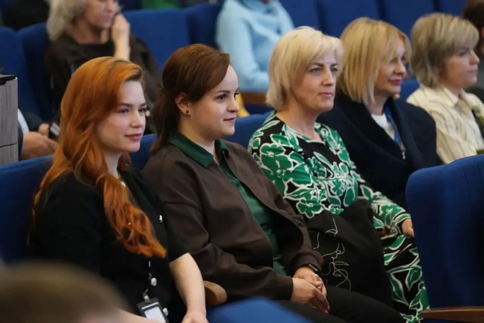 Георгий Филимонов: С наступающим Днём химика поздравил трудовой коллектив «ФосАгро» Георгий Филимонов: С наступающим Днём химика поздравил трудовой коллектив «ФосАгро»