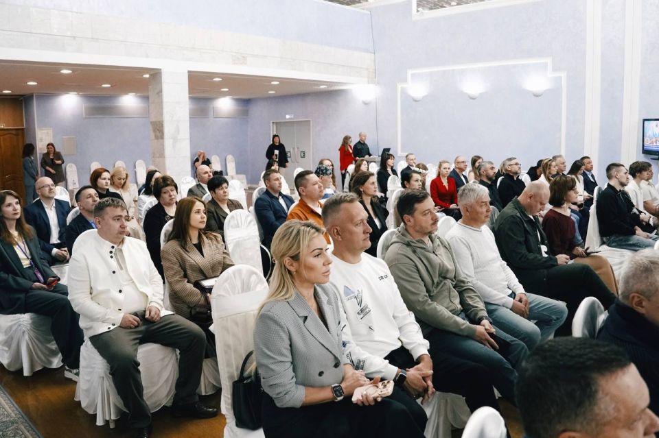 Андрей Накрошаев: Бизнес-сообщество Череповца принимает поздравления с Днём российского предпринимательства Андрей Накрошаев: Бизнес-сообщество Череповца принимает поздравления с Днём российского предпринимательства