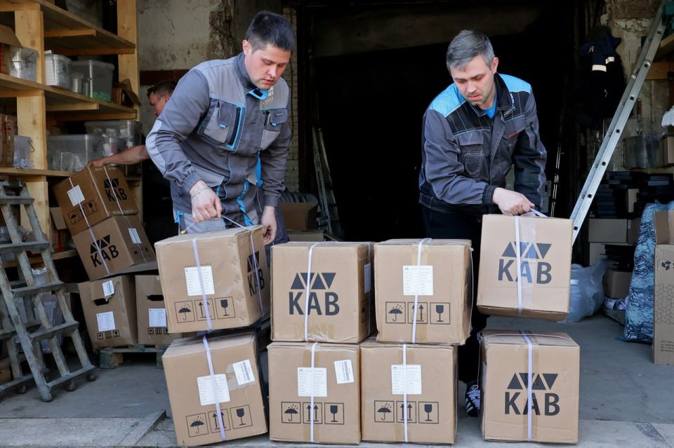 Вологодские предприниматели отправили бойцам крупную партию дополнительной помощи Вологодские предприниматели отправили бойцам крупную партию дополнительной помощи