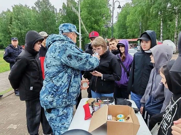 В Великом Устюге сотрудники полиции приняли участие в мероприятиях, посвящённых Дню защиты детей В Великом Устюге сотрудники полиции приняли участие в мероприятиях, посвящённых Дню защиты детей