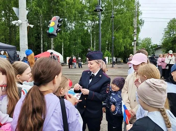 В Великом Устюге сотрудники полиции приняли участие в мероприятиях, посвящённых Дню защиты детей В Великом Устюге сотрудники полиции приняли участие в мероприятиях, посвящённых Дню защиты детей