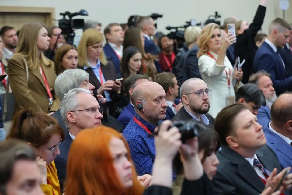 Георгий Филимонов: На полях ПМЭФ принял участие в дискуссионной сессии «Основные угрозы России во второй четверти XXI века» Георгий Филимонов: На полях ПМЭФ принял участие в дискуссионной сессии «Основные угрозы России во второй четверти XXI века»