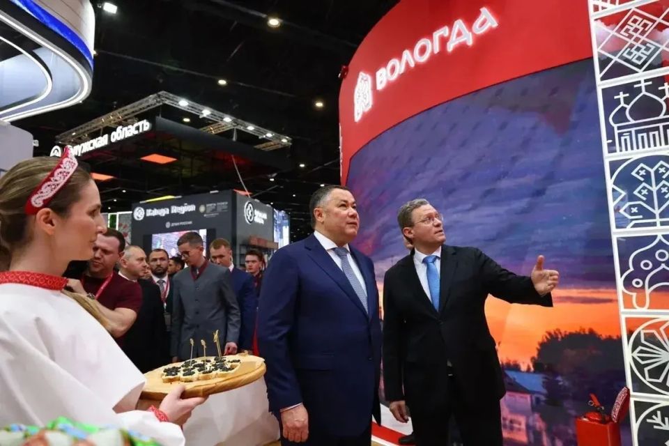 Георгий Филимонов: Стенд Вологодской области на ПМЭФ посетил Полномочный представитель Президента Российской Федерации в Северо-Западном федеральном округе Игорь Михайлович Руденя
