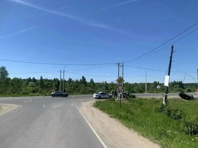 Под Череповцом в ДТП пострадали 6 человек, в том числе трое детей Под Череповцом в ДТП пострадали 6 человек, в том числе трое детей