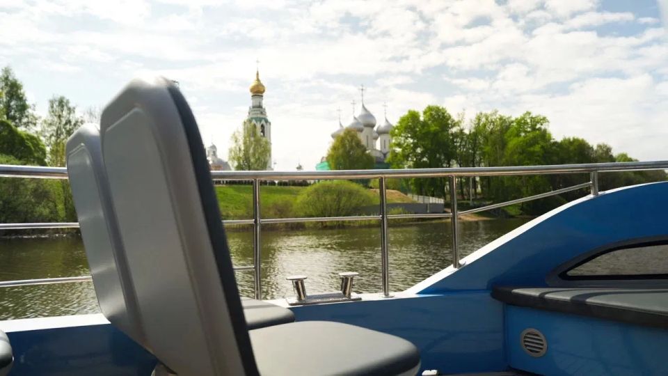 В Вологде завершились швартовые испытания и приёмка новых речных трамвайчиков В Вологде завершились швартовые испытания и приёмка новых речных трамвайчиков