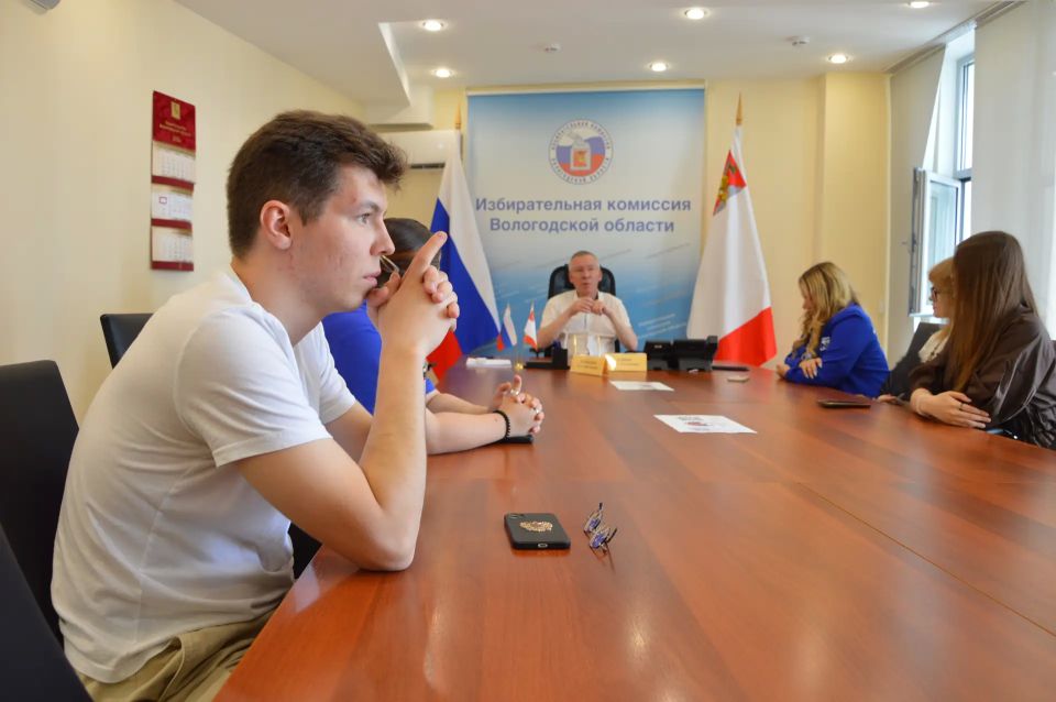 Председатель Облизбиркома Денис Зайцев встретился с участниками проекта «ПолитЗавод» Председатель Облизбиркома Денис Зайцев встретился с участниками проекта «ПолитЗавод»