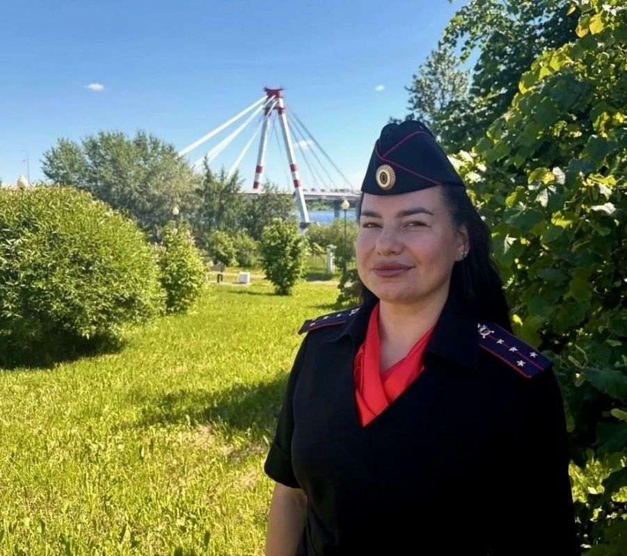 В рамках акции «Моя полиция – моя Россия» до 12 июня мы будем публиковать фотографии наших сотрудников на фоне достопримечательностей Вологодской области и рассказывать об этих местах