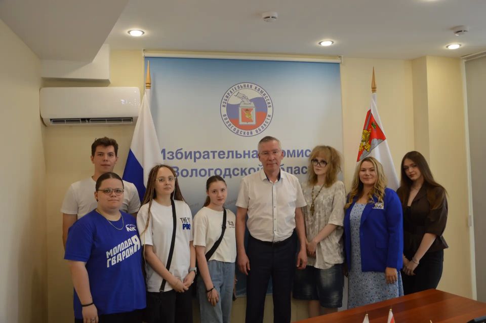 Председатель Облизбиркома Денис Зайцев встретился с участниками проекта «ПолитЗавод» Председатель Облизбиркома Денис Зайцев встретился с участниками проекта «ПолитЗавод»