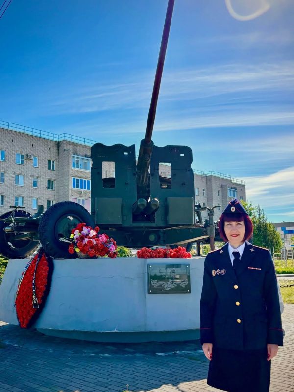 В рамках акции «Моя полиция – моя Россия» до 12 июня мы будем публиковать фотографии наших сотрудников на фоне достопримечательностей Вологодской области и рассказывать об этих местах