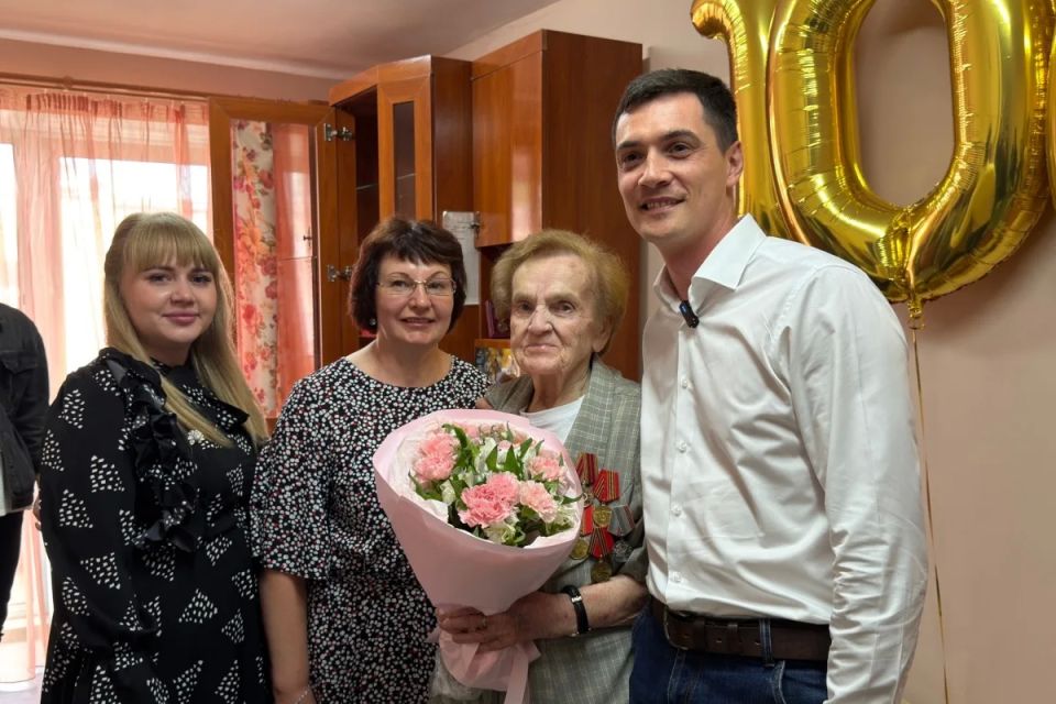 В Череповце отметили вековой юбилей труженицы тыла Антонины Кустовлянкиной