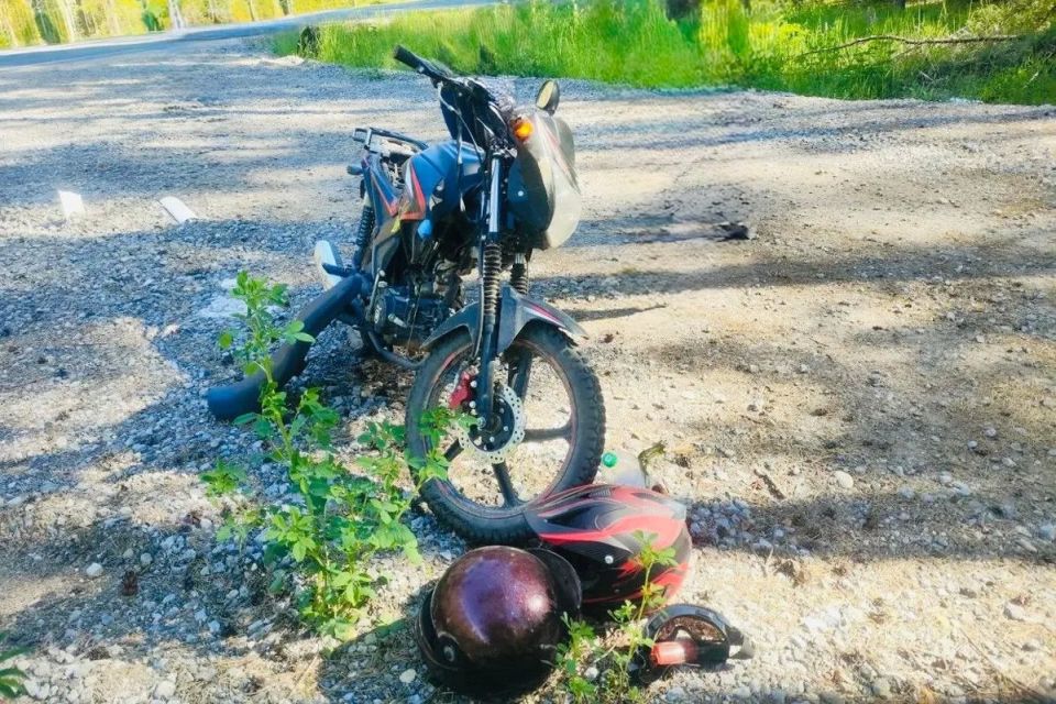 Под Череповцом в ДТП с иномаркой пострадал 14-летний пассажир мопеда