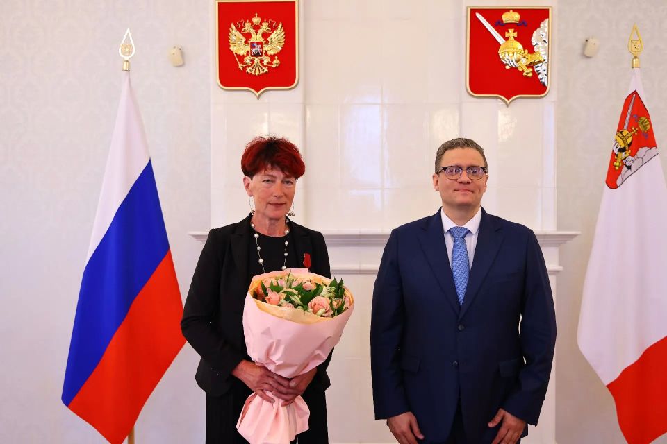 Георгий Филимонов: От имени и по поручению Президента Российской Федерации вручил землякам 17 государственных наград Георгий Филимонов: От имени и по поручению Президента Российской Федерации вручил землякам 17 государственных наград