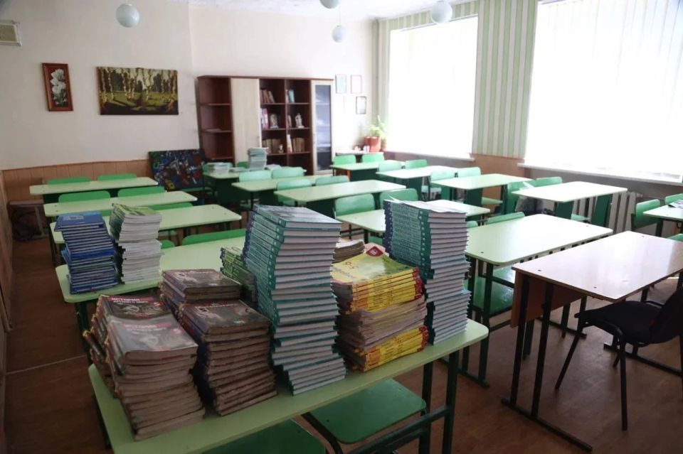 Вологодская область передаст образовательным организациям Алчевска 13 тысяч учебников