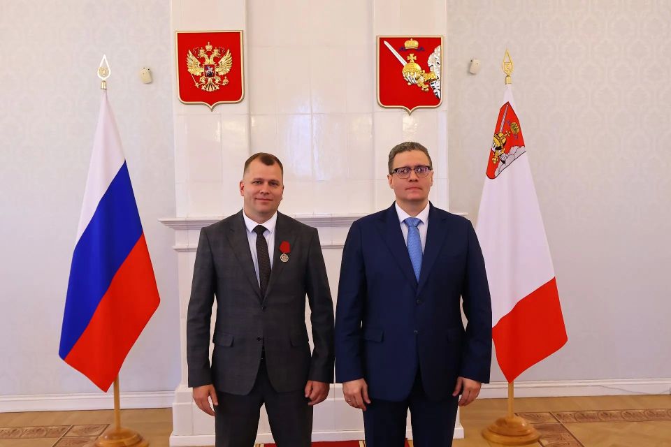 Георгий Филимонов: От имени и по поручению Президента Российской Федерации вручил землякам 17 государственных наград Георгий Филимонов: От имени и по поручению Президента Российской Федерации вручил землякам 17 государственных наград