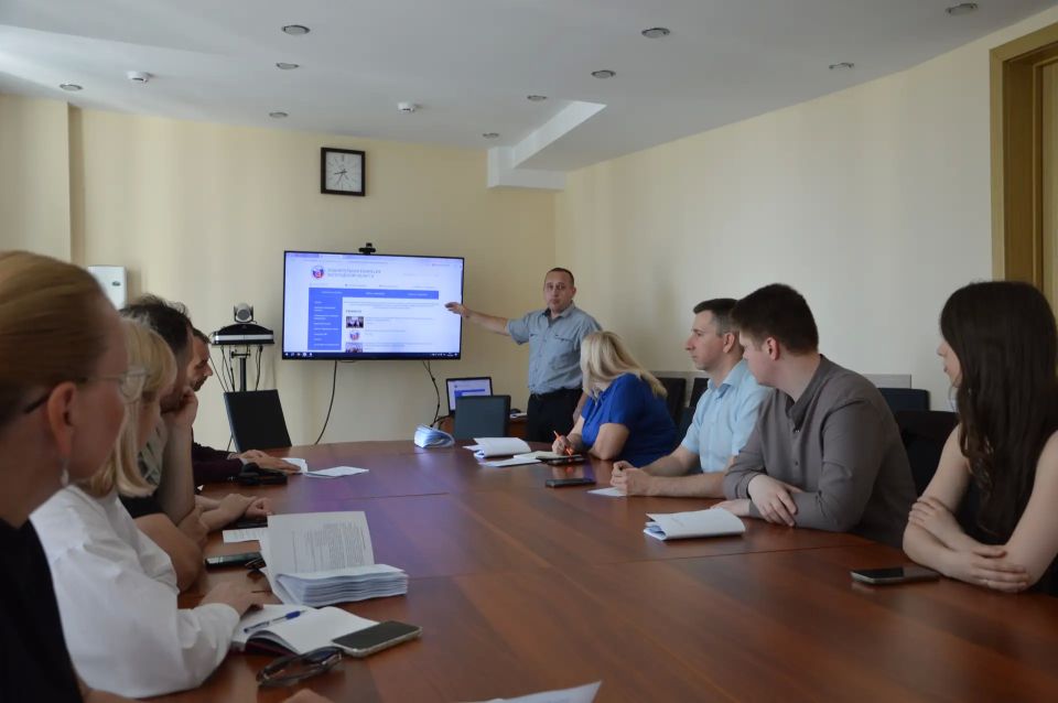 Региональный избирком провел семинар для политических партий Региональный избирком провел семинар для политических партий